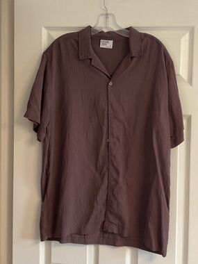 ✨Level 10 Men’s Short Sleeve Shirt - size L